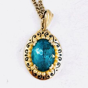 Gold Tone Necklace 8 inches Chain Pendant Size: 28.2x22.10mm